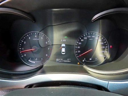 Kia K9 — photo 09