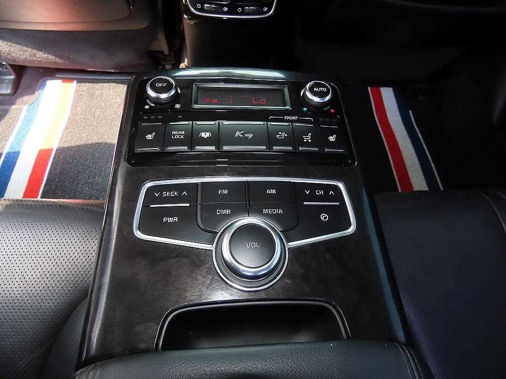 Kia K9 — photo 15