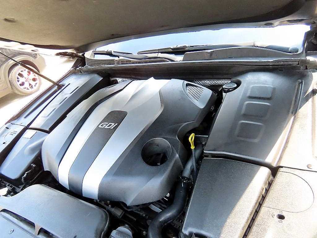 Kia K9 — photo 19