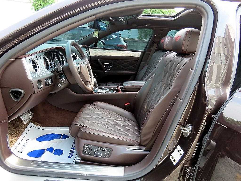 Bentley Flying Spur — photo 05