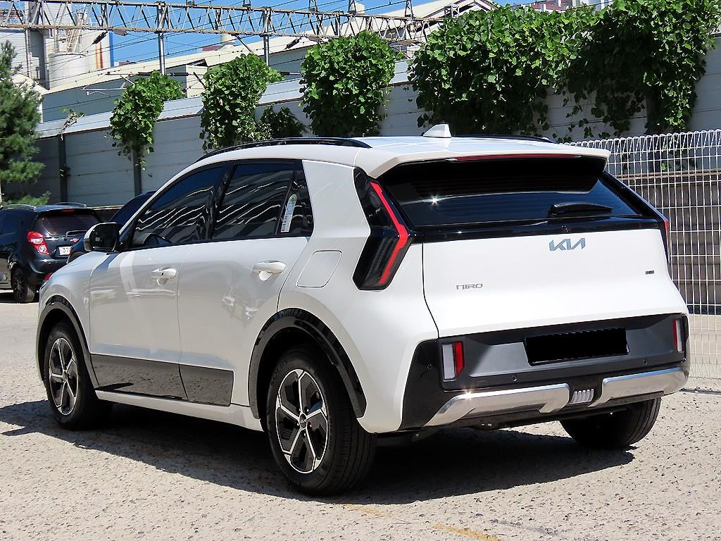 Kia Niro — photo 03