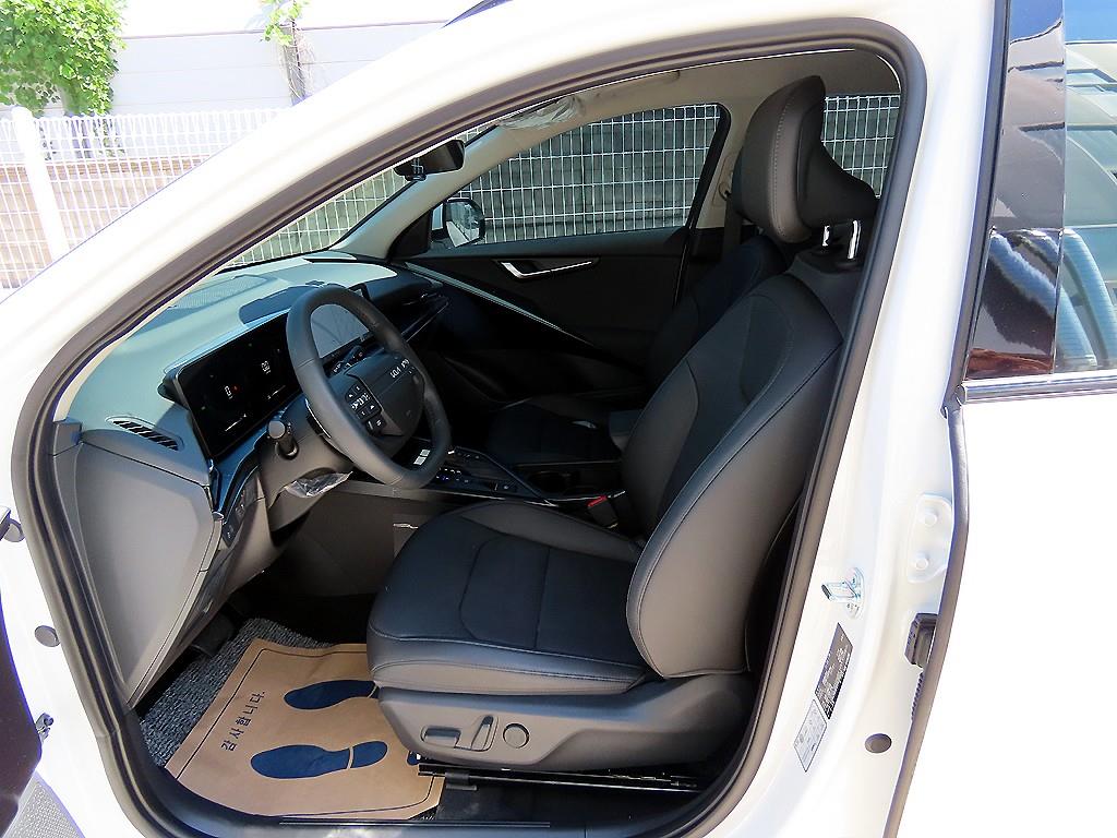 Kia Niro — photo 05