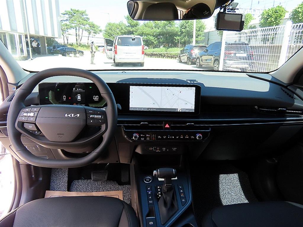 Kia Niro — photo 07