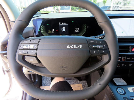 Kia Niro — photo 08