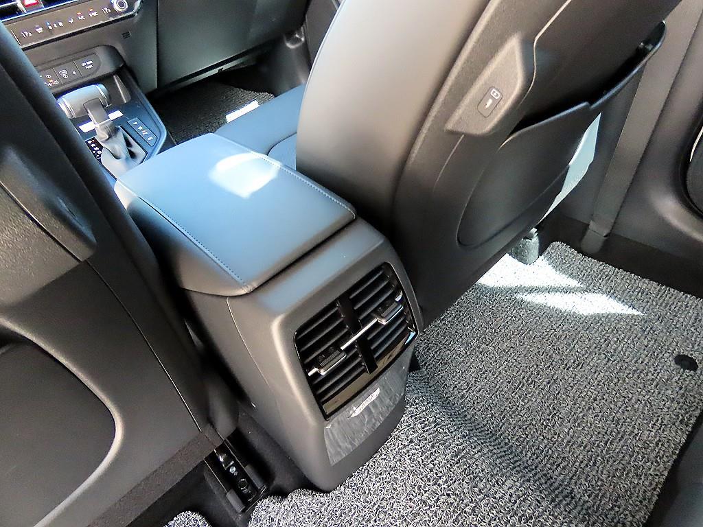Kia Niro — photo 17