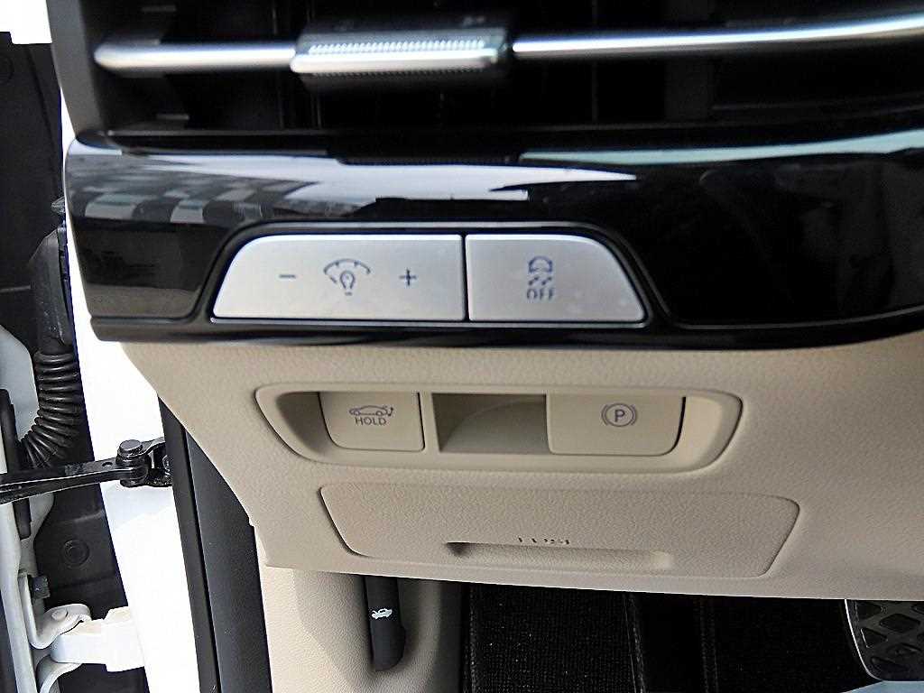 Genesis G80 — photo 12