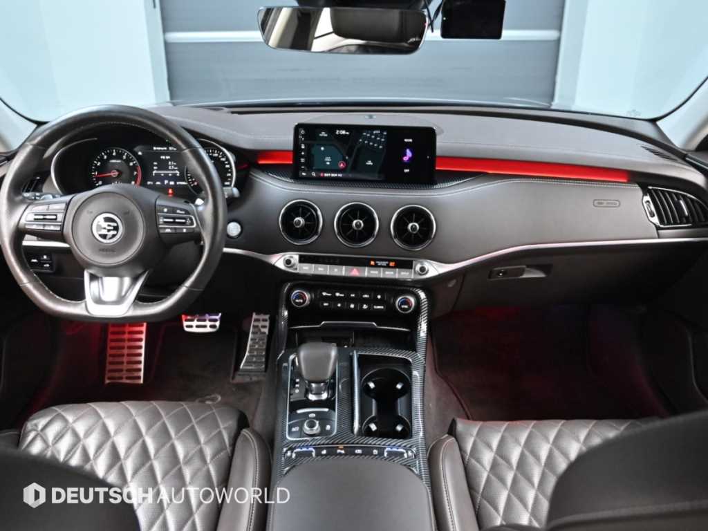 Kia Stinger — photo 08