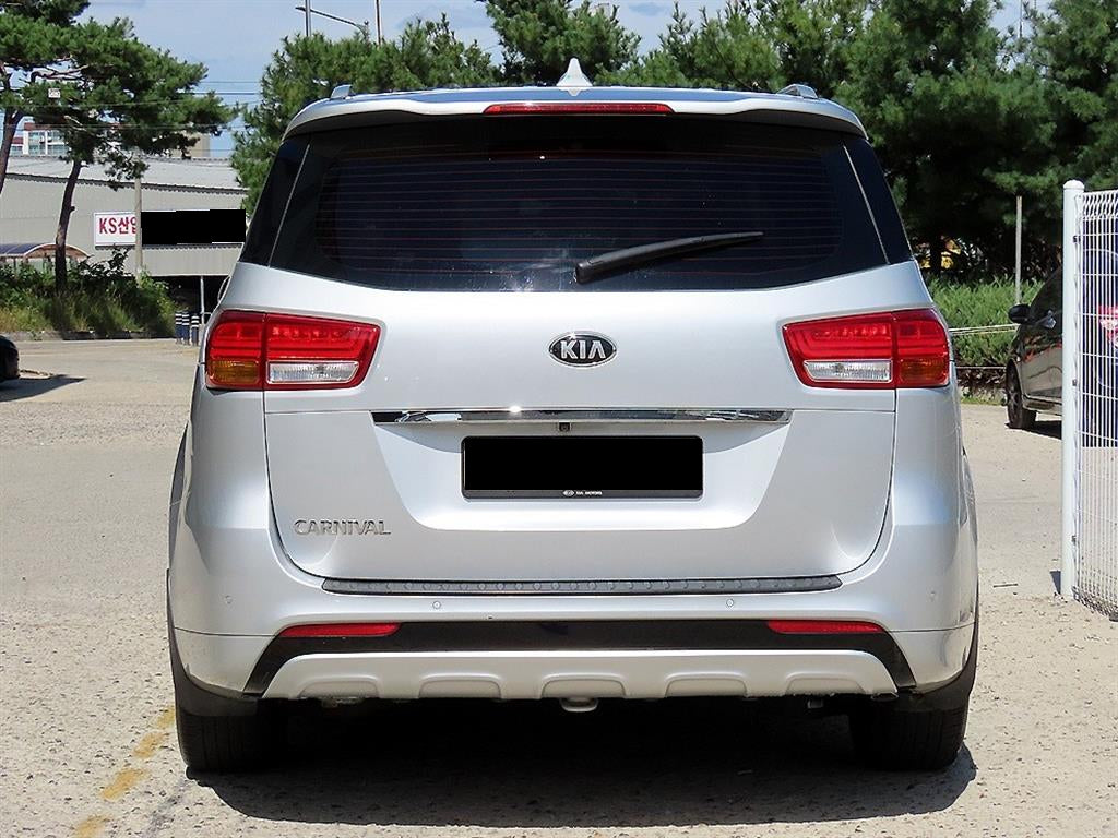 Kia Carnival — photo 04