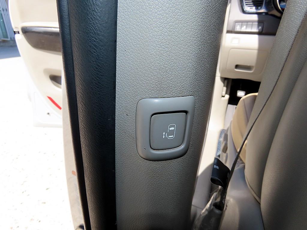 Kia Carnival — photo 18