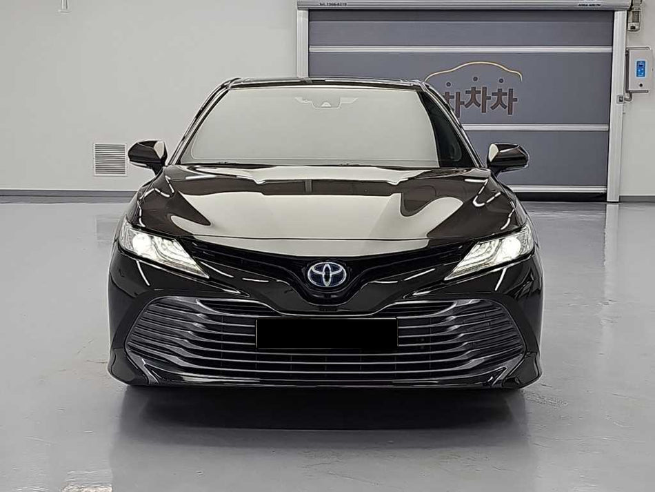 Toyota Camry — photo 02
