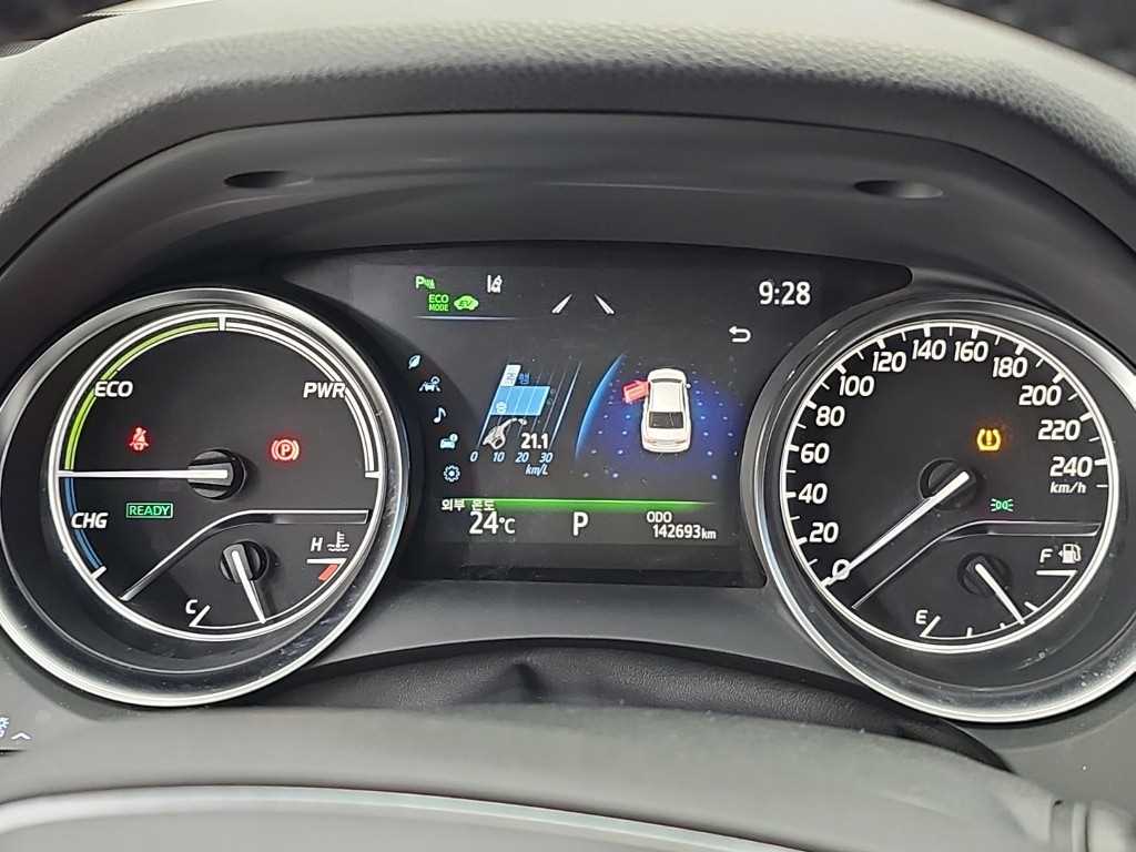 Toyota Camry — photo 06