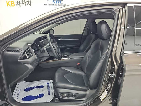 Toyota Camry — photo 11