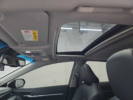 Toyota Camry — photo 14