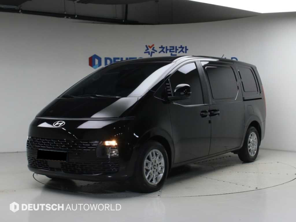 Hyundai Staria — photo 01