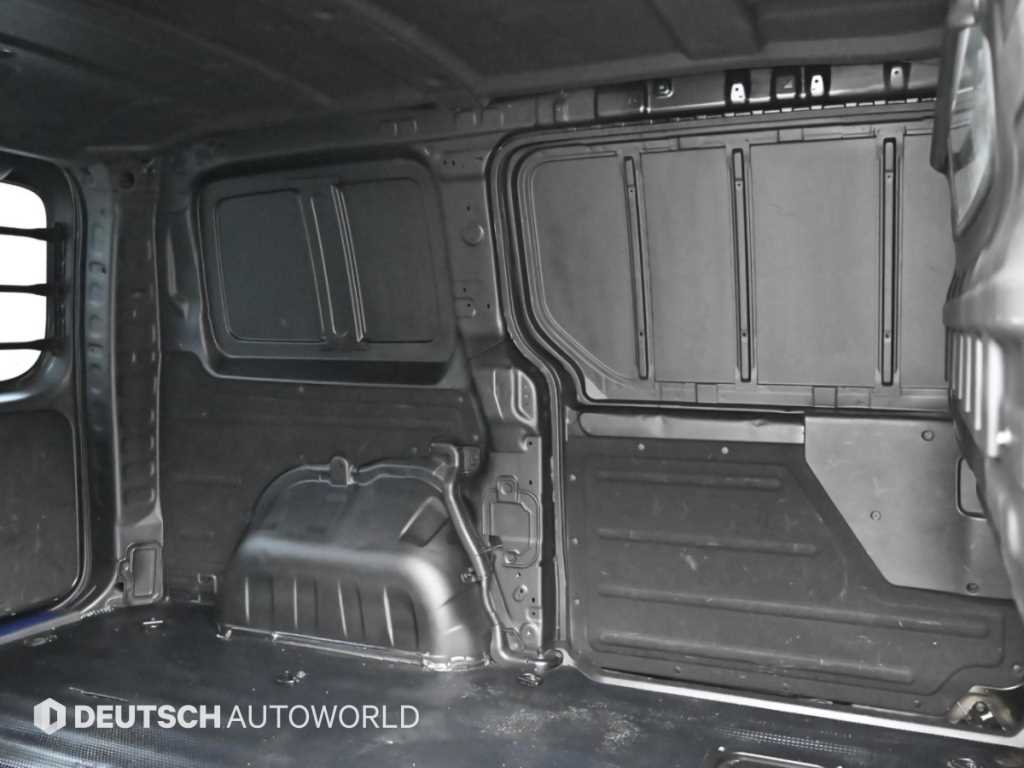 Hyundai Staria — photo 12