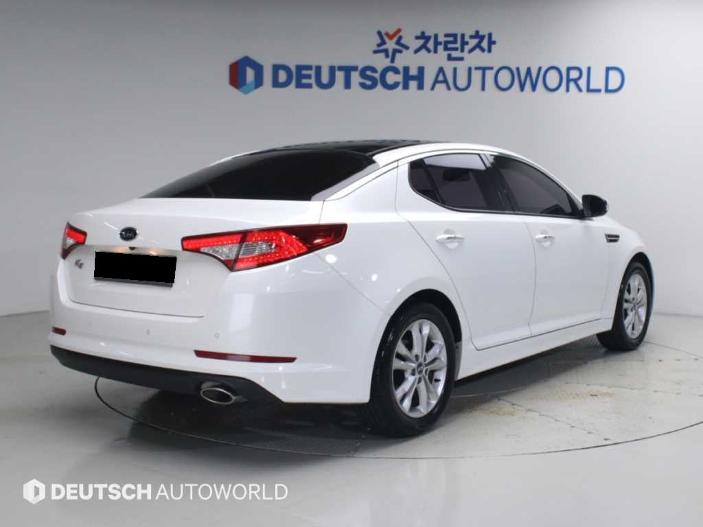 Kia K5 — photo 02