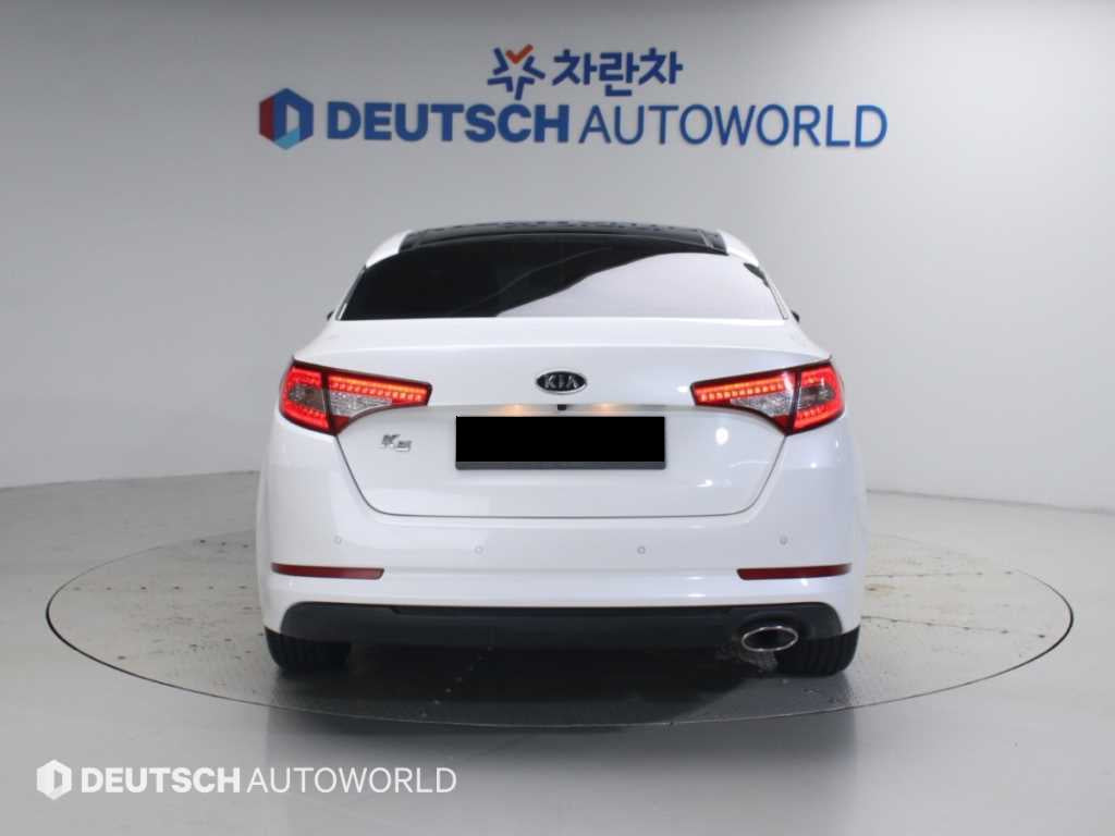 Kia K5 — photo 04