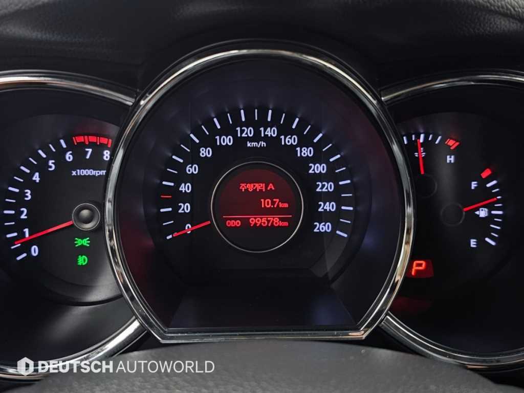 Kia K5 — photo 08