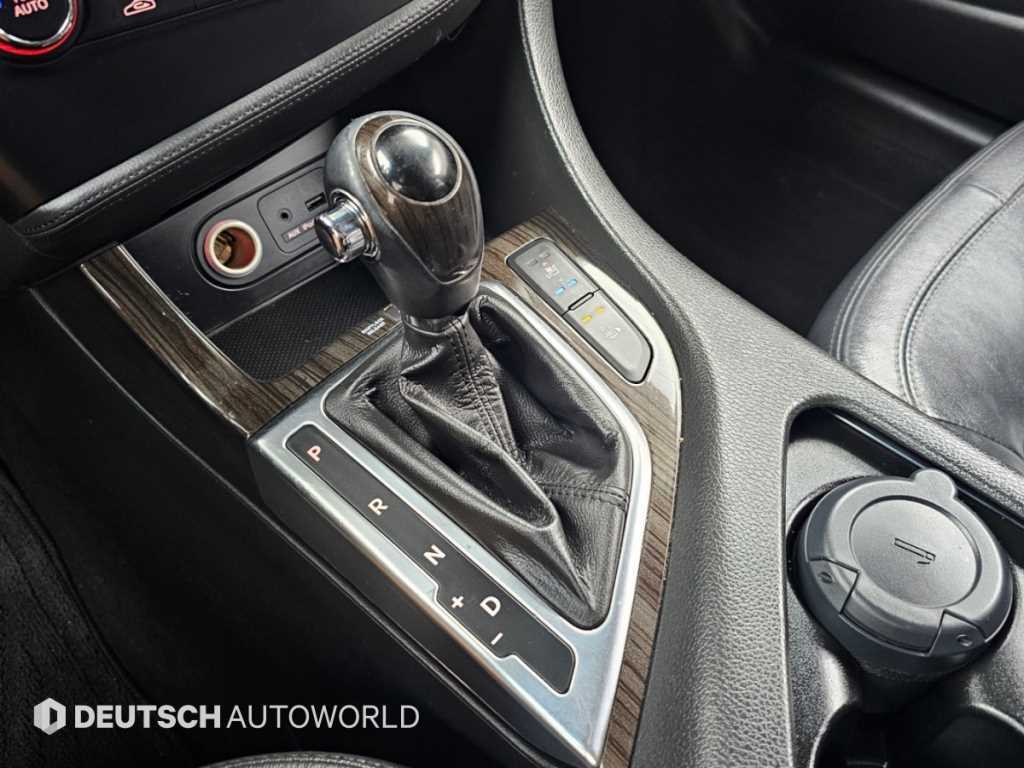 Kia K5 — photo 09