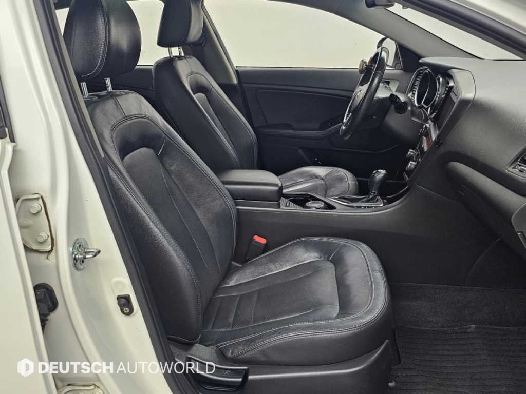 Kia K5 — photo 10
