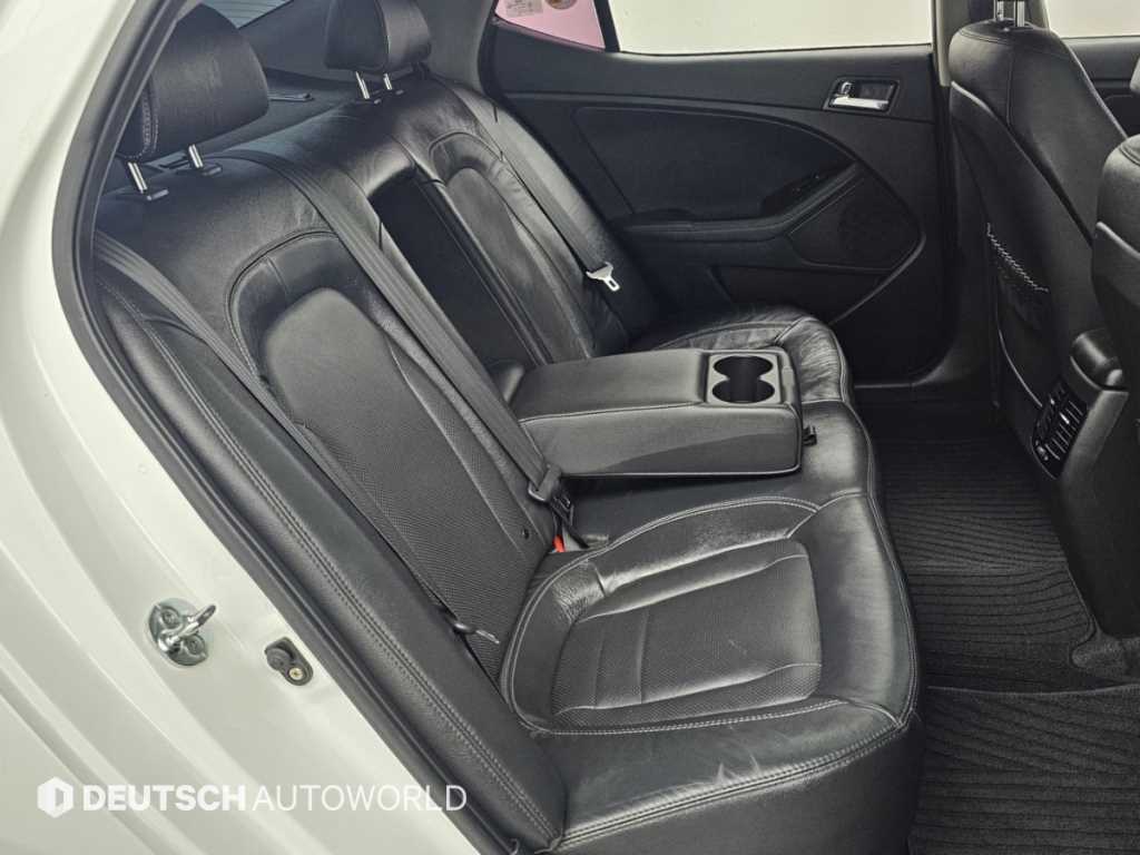 Kia K5 — photo 12