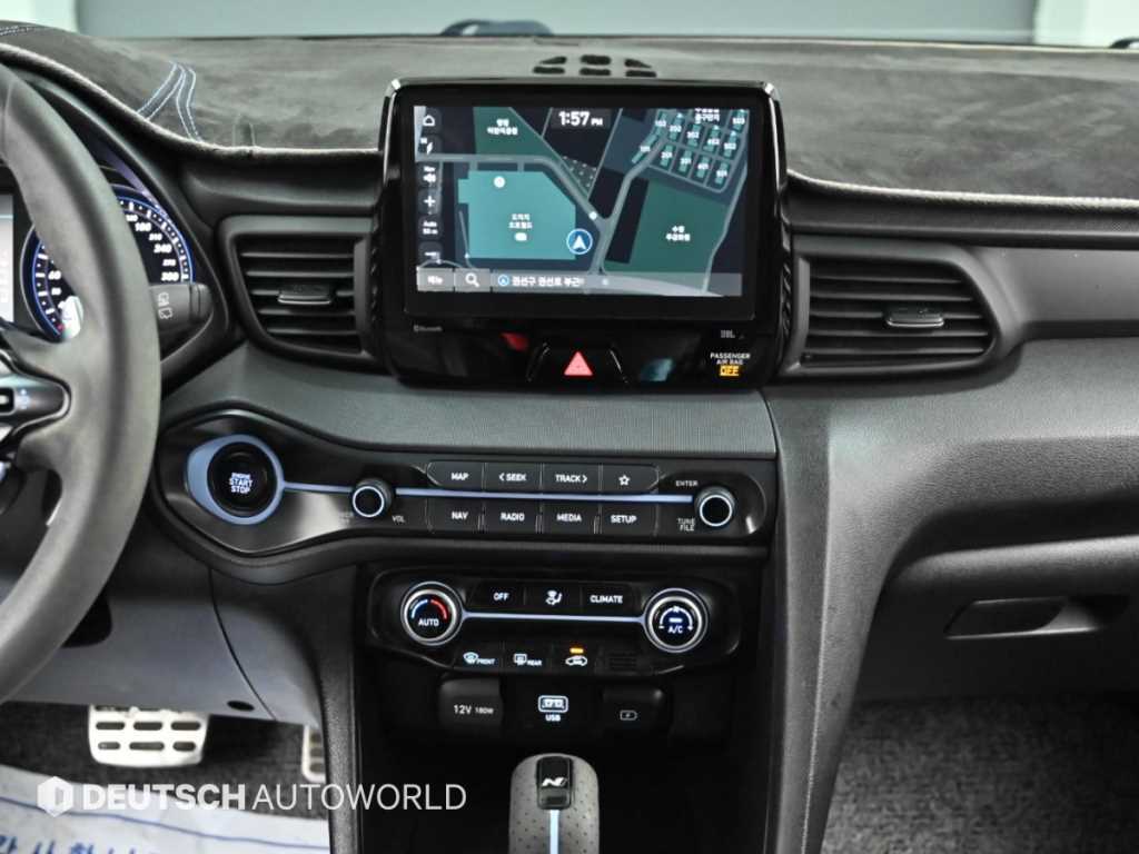 Hyundai Veloster — photo 14