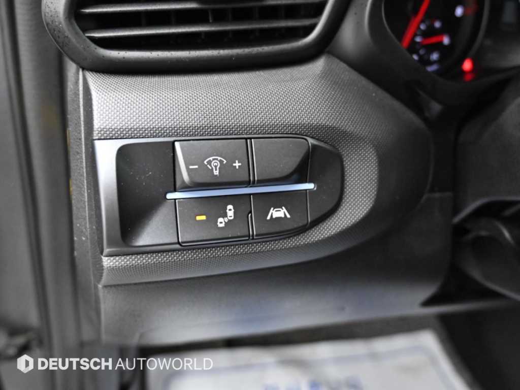 Hyundai Veloster — photo 17