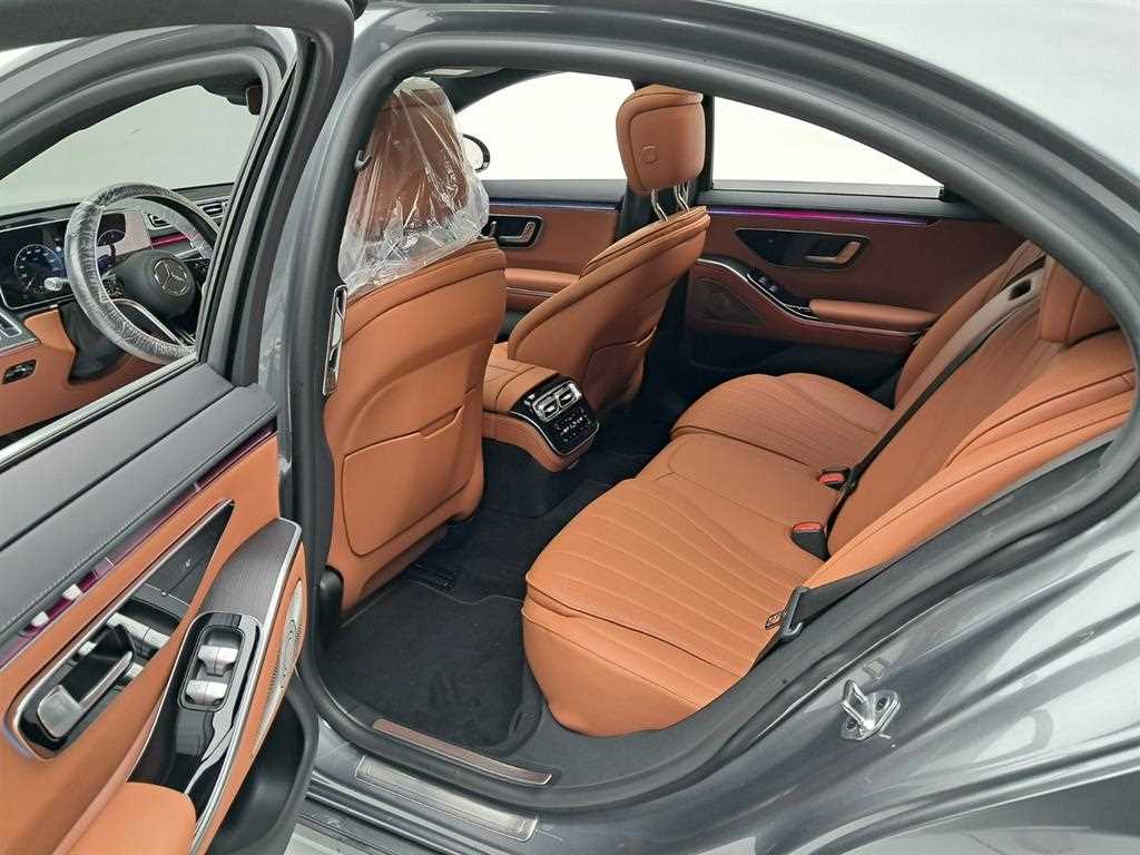 Mercedes-Benz S-Class — photo 12
