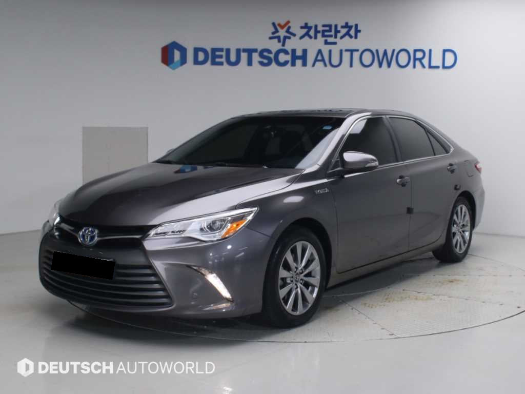 Toyota Camry — photo 01