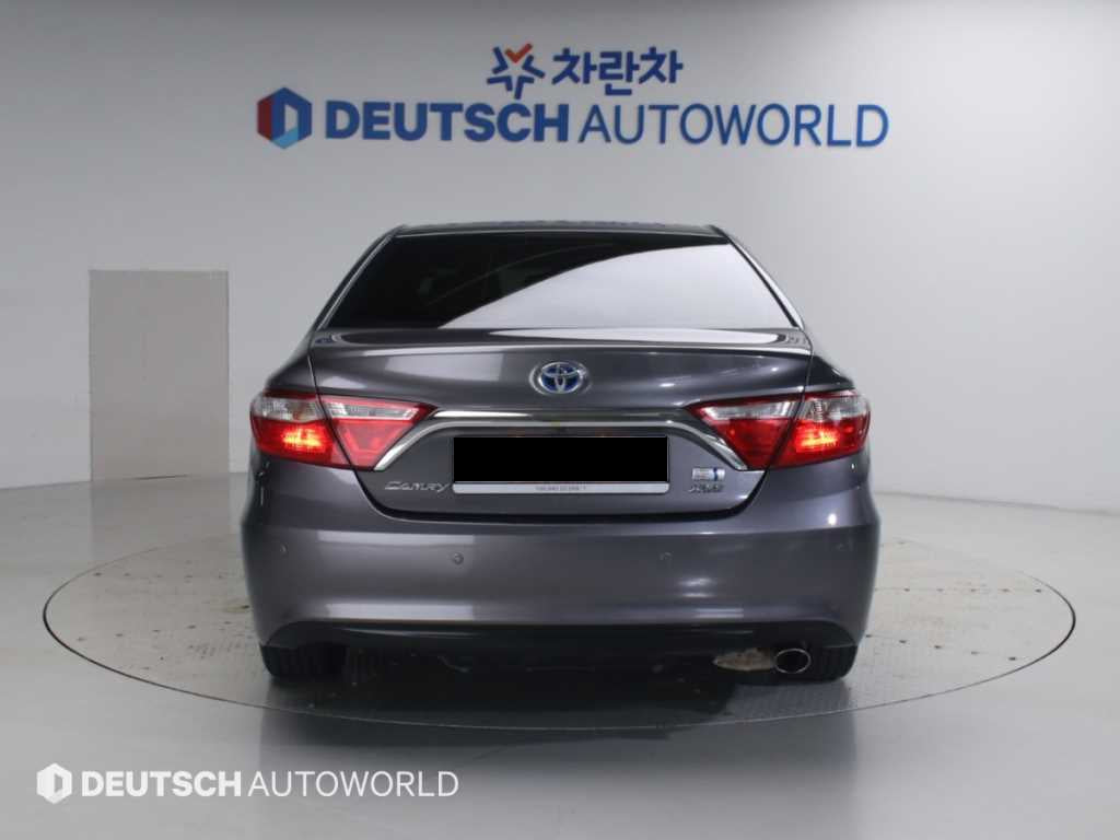 Toyota Camry — photo 04