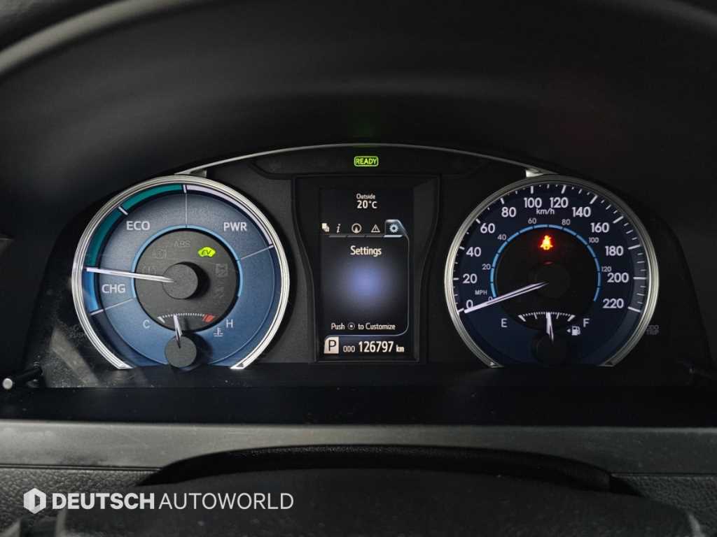 Toyota Camry — photo 08