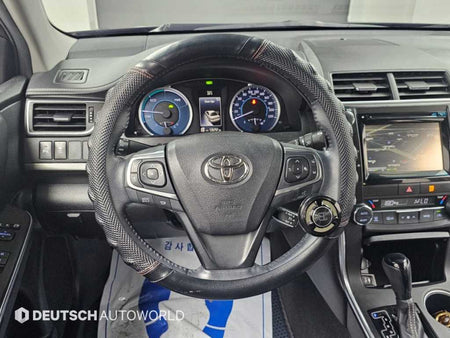Toyota Camry — photo 13