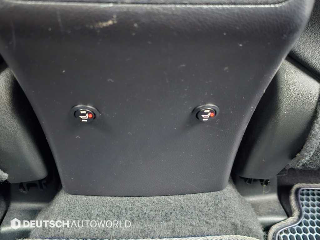Toyota Camry — photo 16