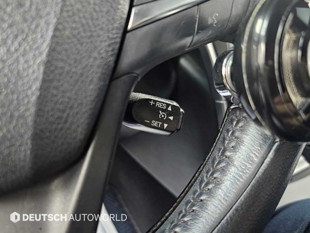 Toyota Camry — photo 17