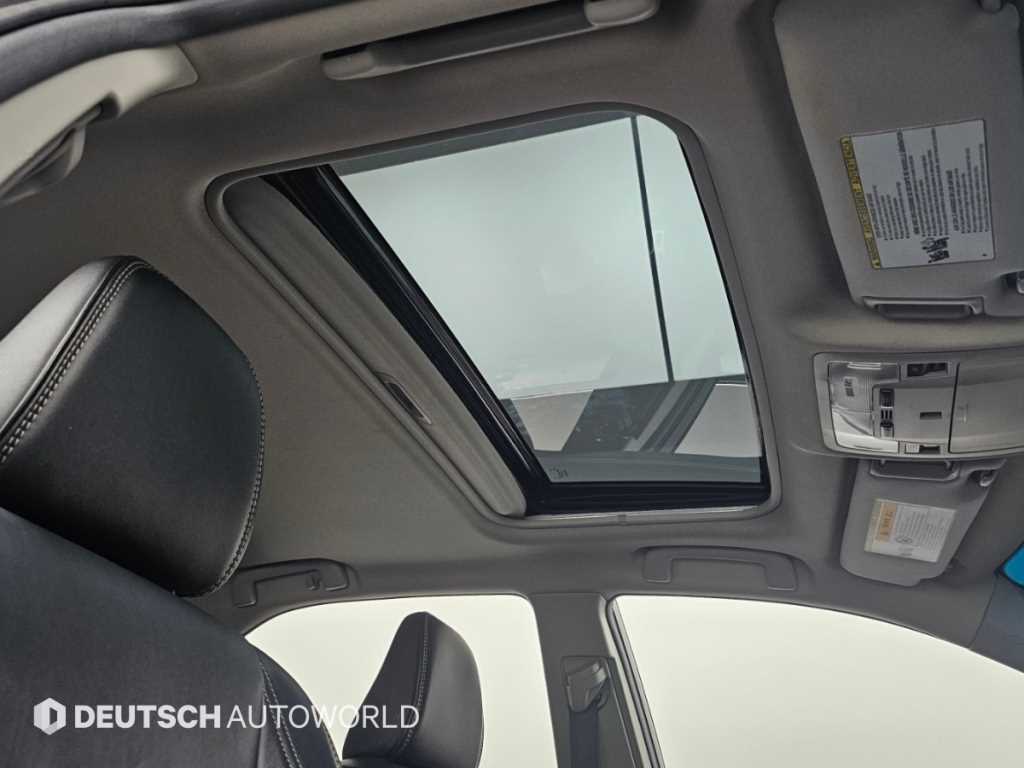 Toyota Camry — photo 18