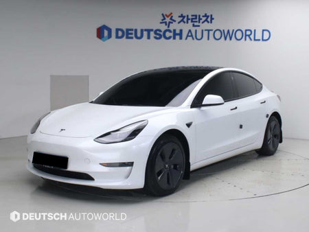 Tesla Model 3 — photo 01