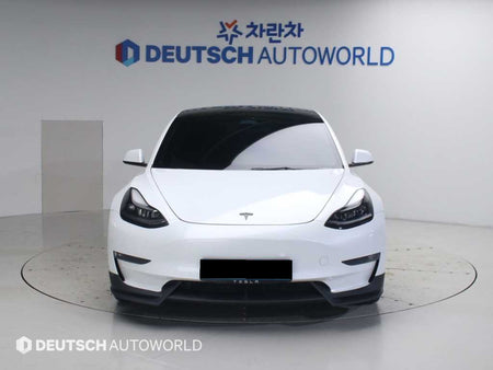 Tesla Model 3 — photo 03