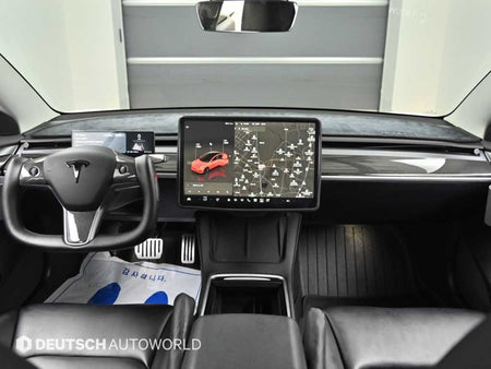 Tesla Model 3 — photo 07
