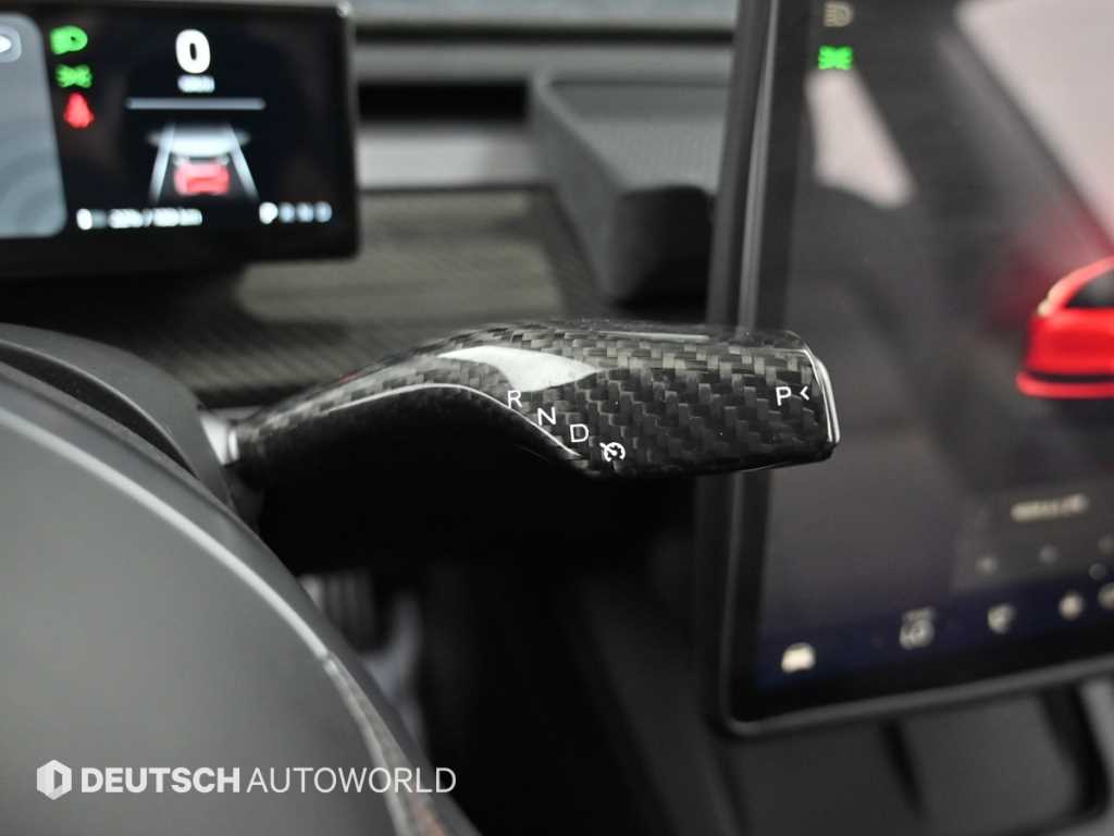 Tesla Model 3 — photo 09