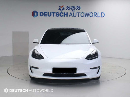 Tesla Model 3 — photo 03