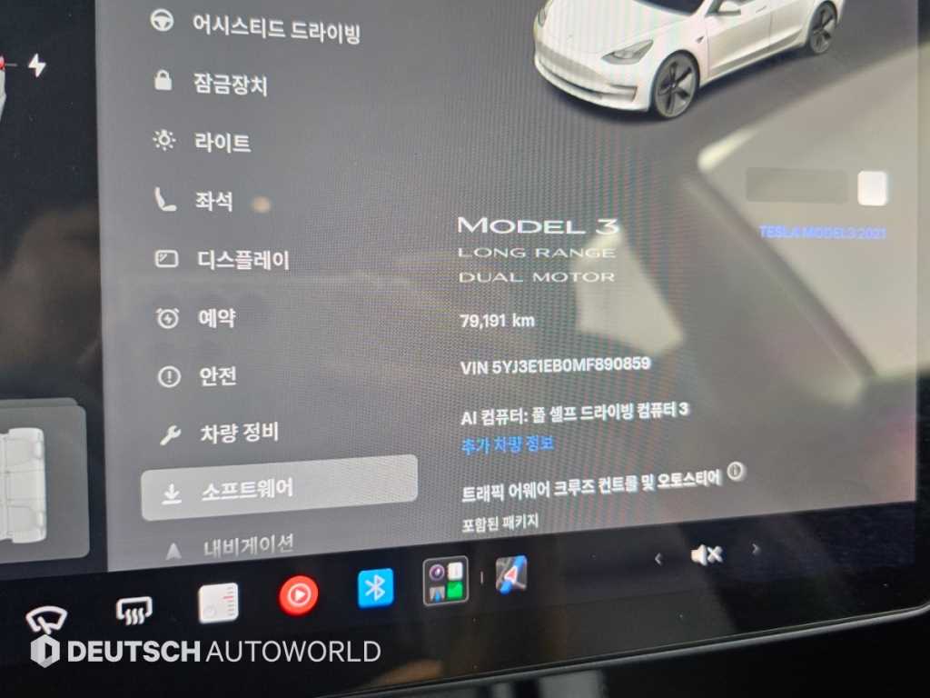 Tesla Model 3 — photo 08