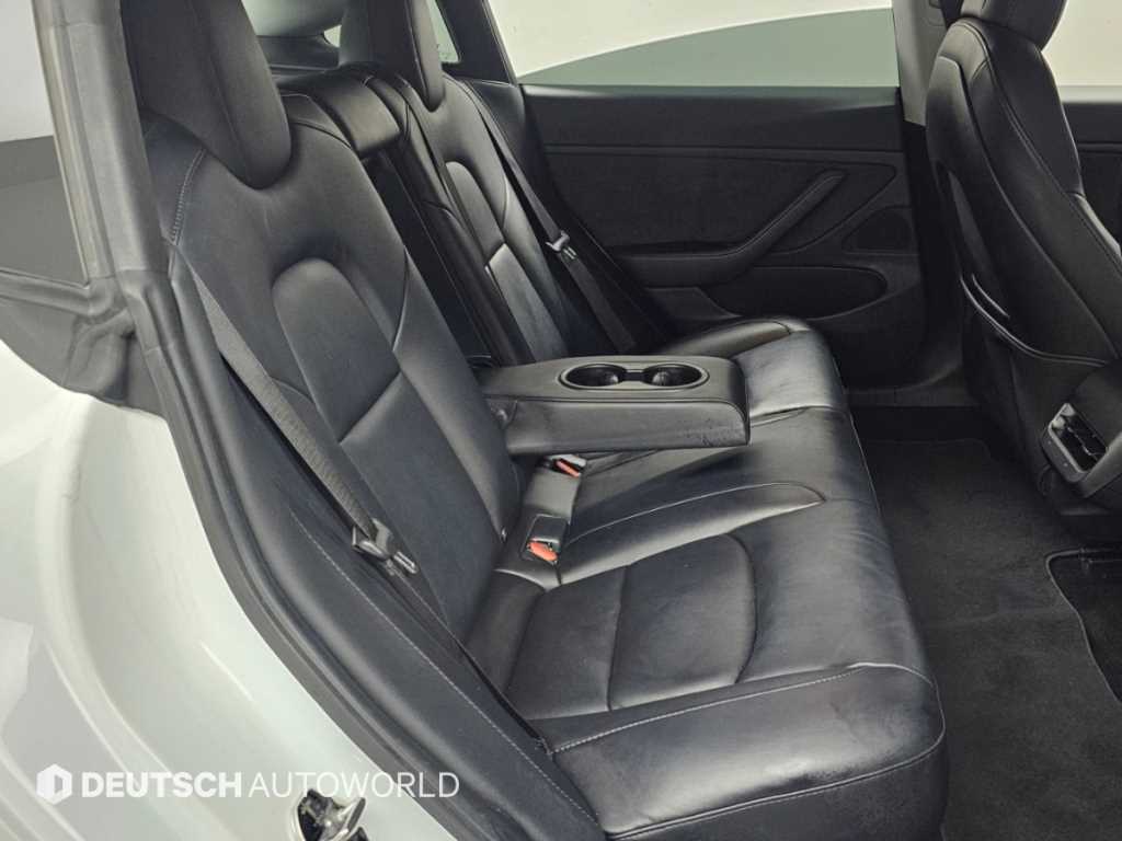 Tesla Model 3 — photo 12