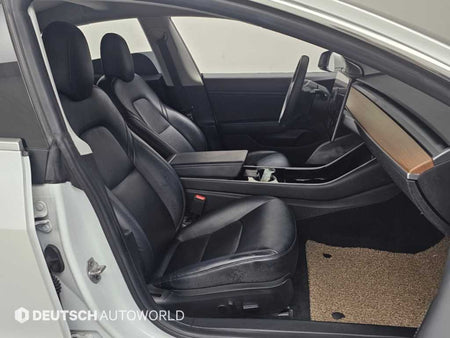 Tesla Model 3 — photo 10