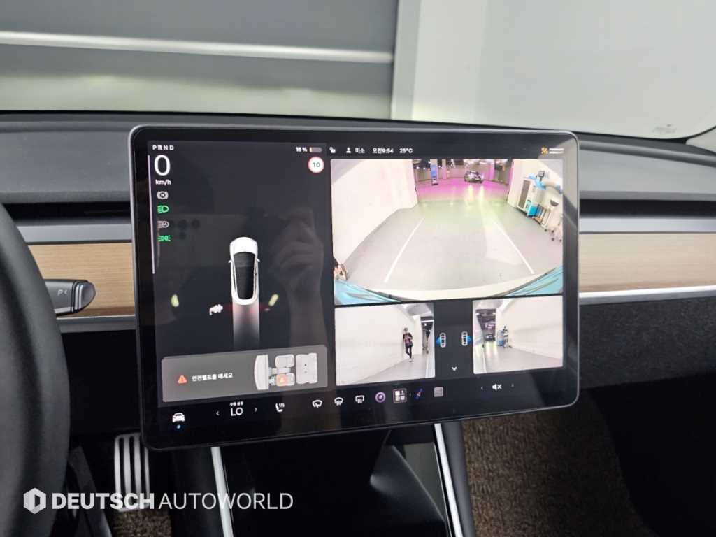 Tesla Model 3 — photo 15