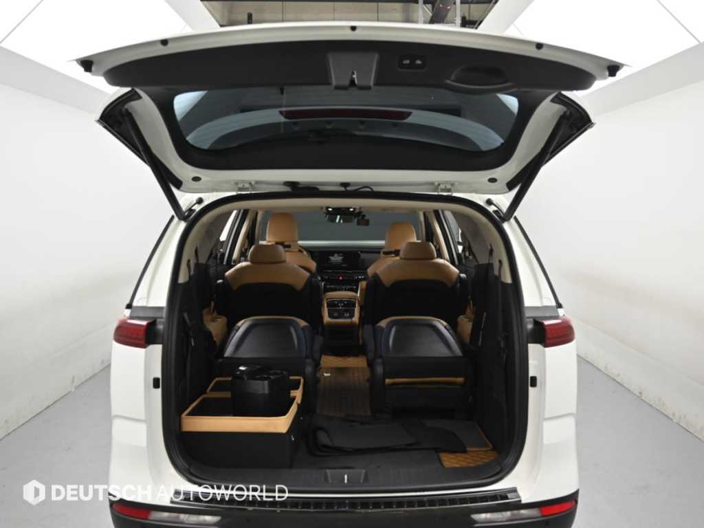 Kia Carnival — photo 19