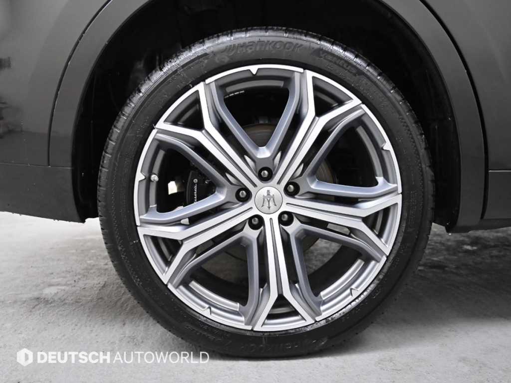 Maserati Levante — photo 05