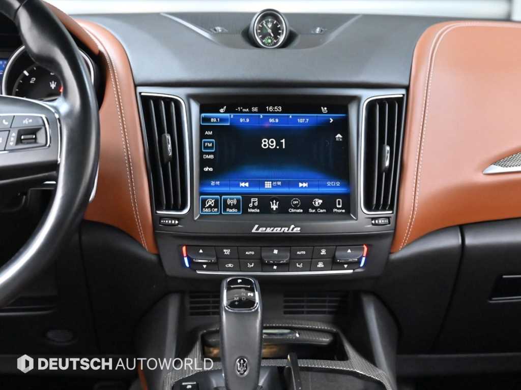 Maserati Levante — photo 14