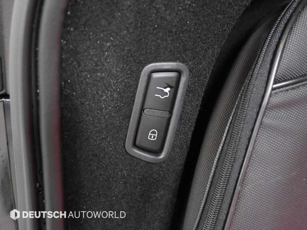 Maserati Levante — photo 20