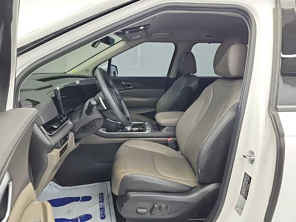 Kia Carnival — photo 11