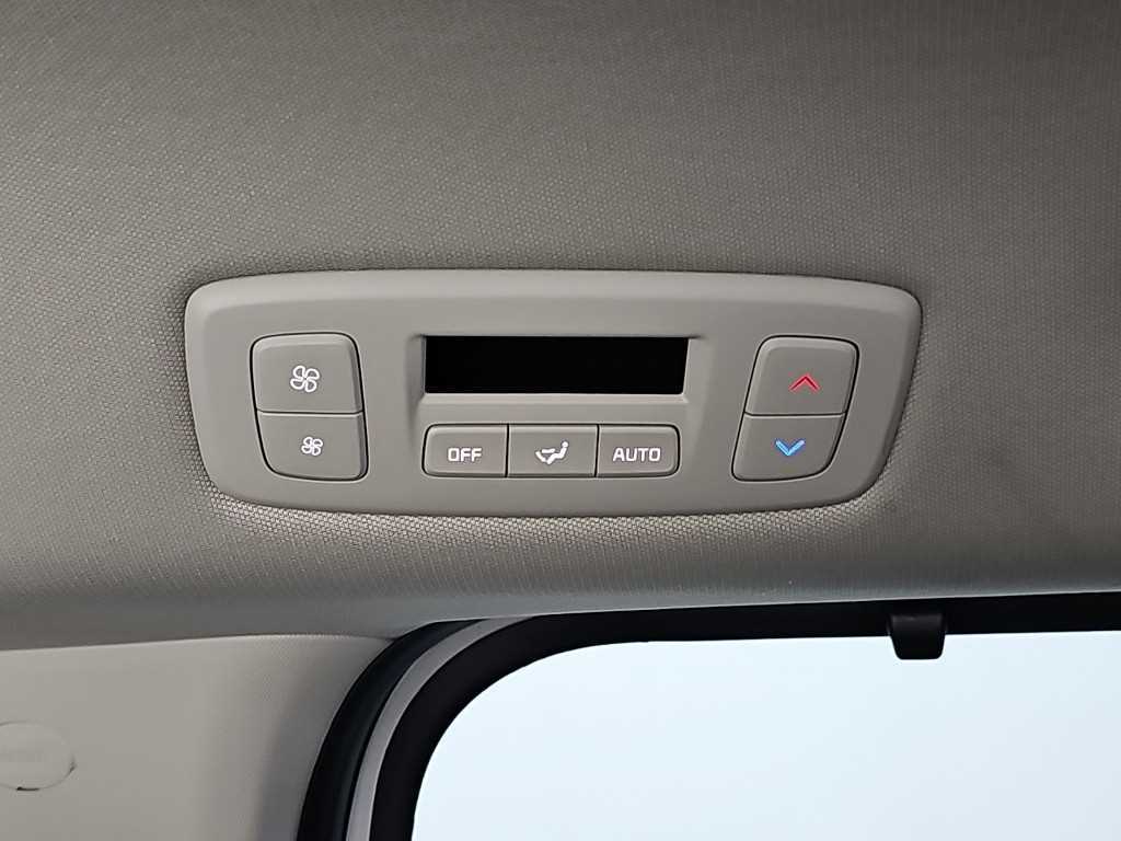 Kia Carnival — photo 12